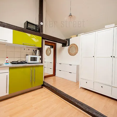 شقة Attic 3 Bedrooms With 2 Bathrooms *