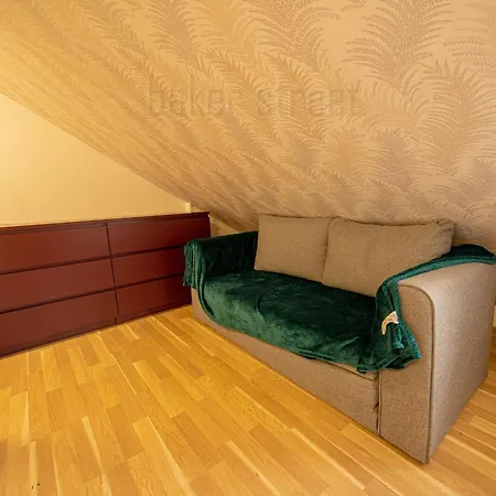 شقة Attic 3 Bedrooms With 2 Bathrooms *