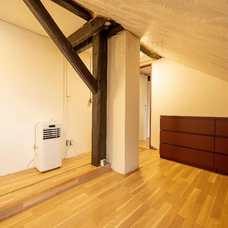 Attic 3 Bedrooms With 2 Bathrooms شقة *